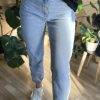 Jeansy mom fit